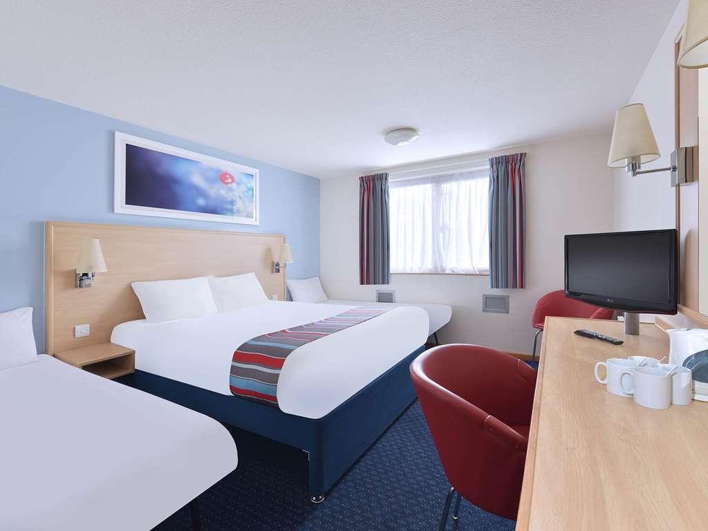 Travelodge Ely Habitación foto