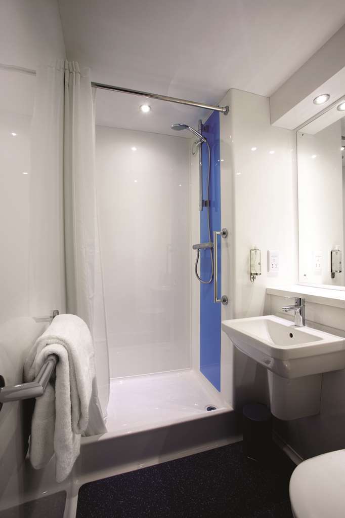 Travelodge Ely Habitación foto